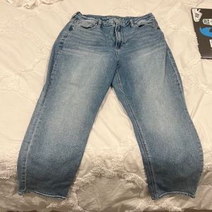 AEO mom jean